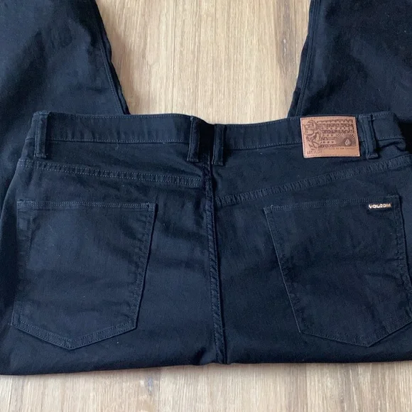 Volcom Jeans - Picture 2 of 3